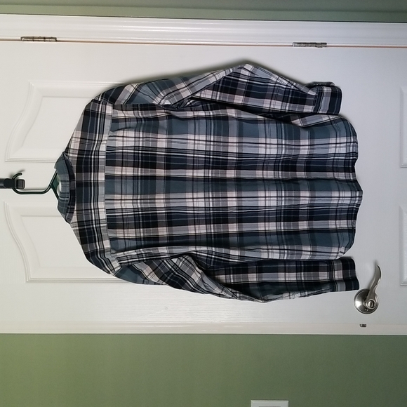 Button up Shirt - Picture 3 of 3